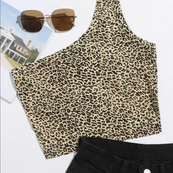 SHEIN Tops - Cheetah Print Crop Top